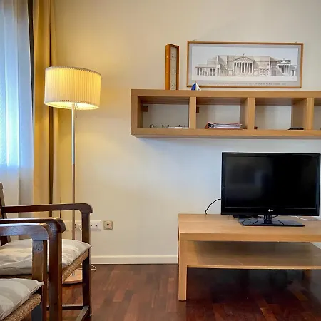 Attico Zona Porto 公寓 里乔内
